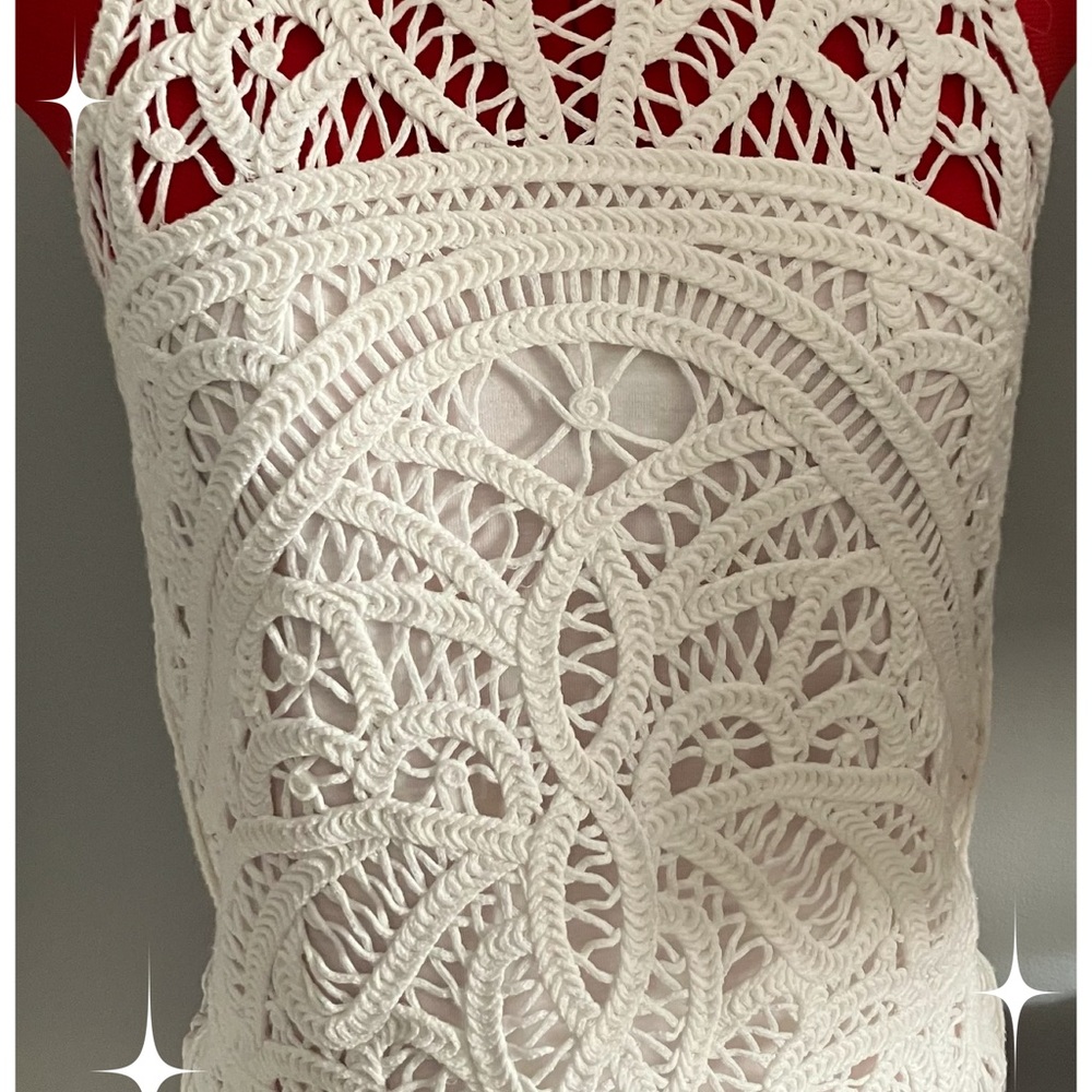 WHBM Intricate Crochet, knit lined top, 1-pearl button back closure. Sz XS